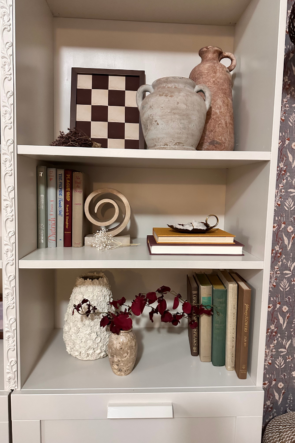 how to style bookshelves 